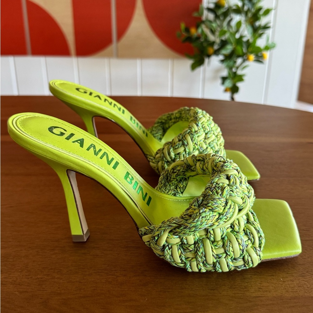 ❌SOLD ❌New Gianni Bini Green Braided Heels